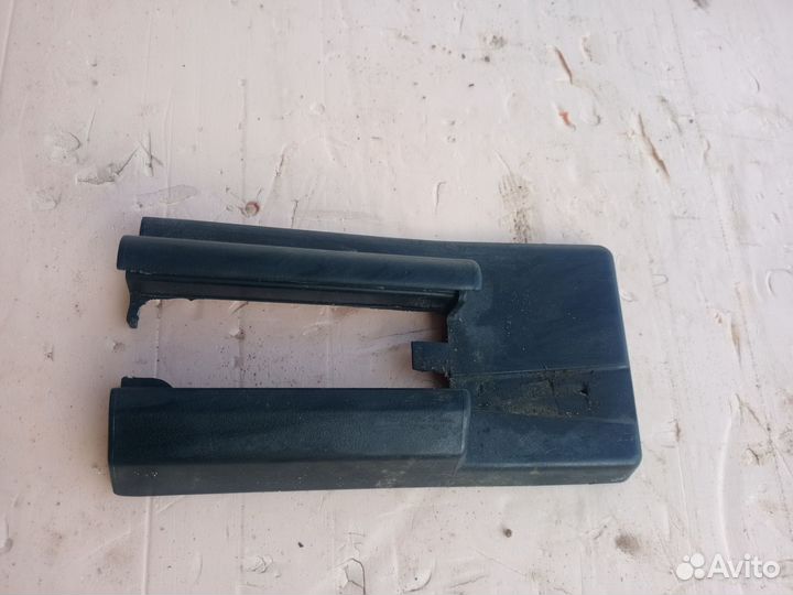 Накладка салазки сиденья передняя левая W164 merce