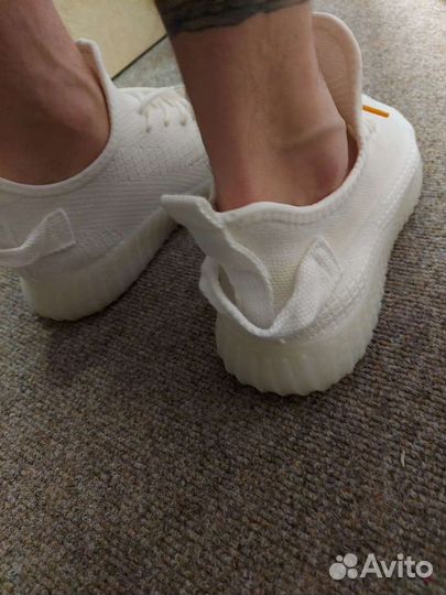 Кроссовки yzeey boost