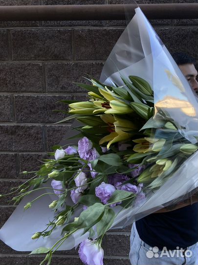 Букет с доставкой (эустома, лилии)