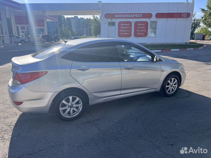 Hyundai Solaris 1.4 AT, 2011, 201 900 км