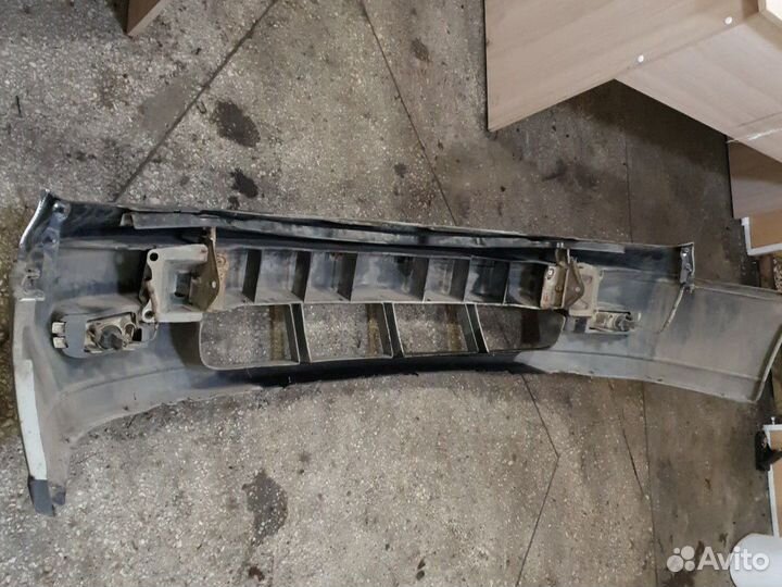 Бампер передний Ниссан Блюберд 1994 г