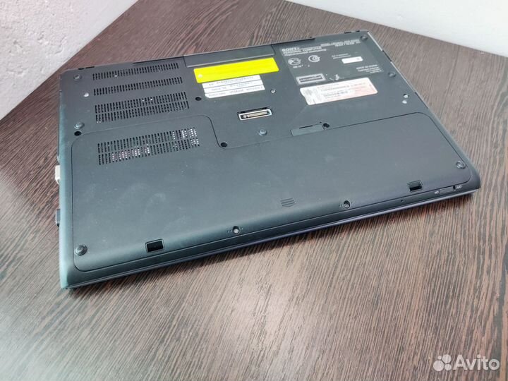 Sony 14' Core i3/озу 8/SSD/HD 6470