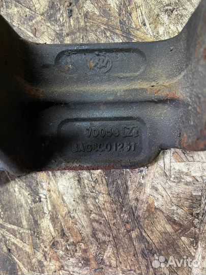 Кронштейн опора кпп подушка двигателя Solano 620