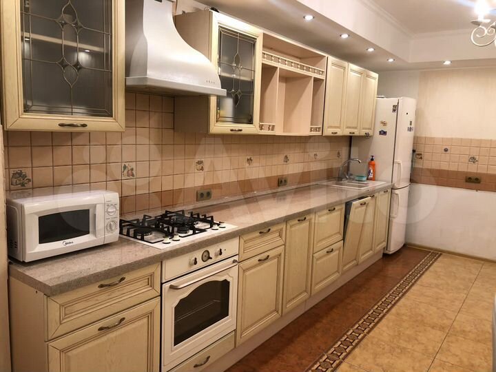 2-к. квартира, 70 м², 6/9 эт.