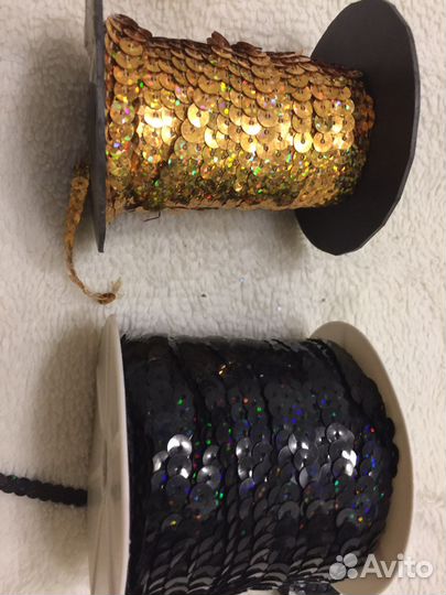 Паетка в тесме