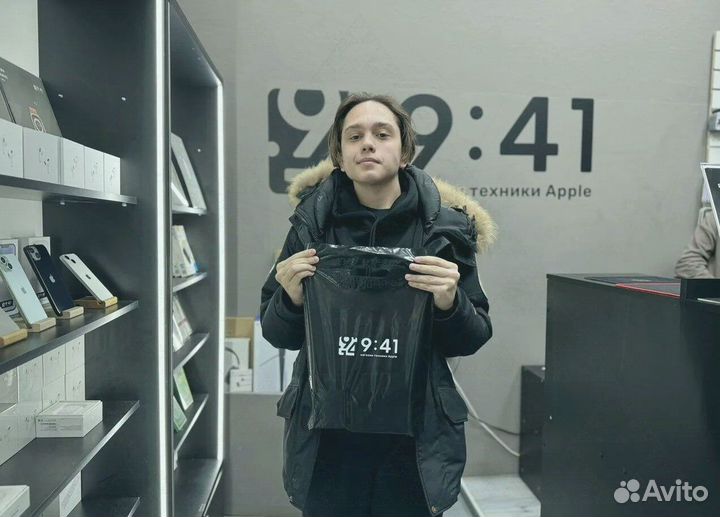 Apple Watch S8 45mm red