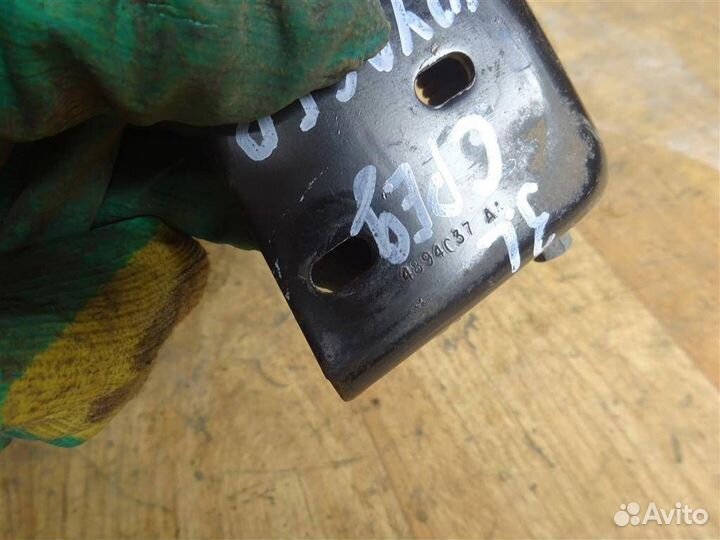 Ролик двери сдвижной средний Chrysler Voyager/Car