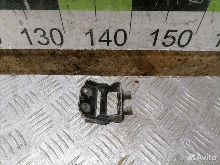 Петля багажника правая Mazda Cx7 2007-2012