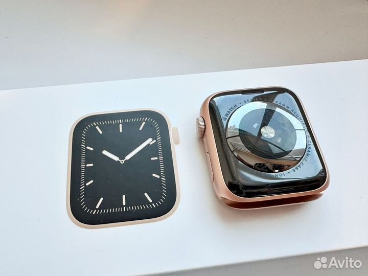 Apple watch series 5 44mm розовое золото