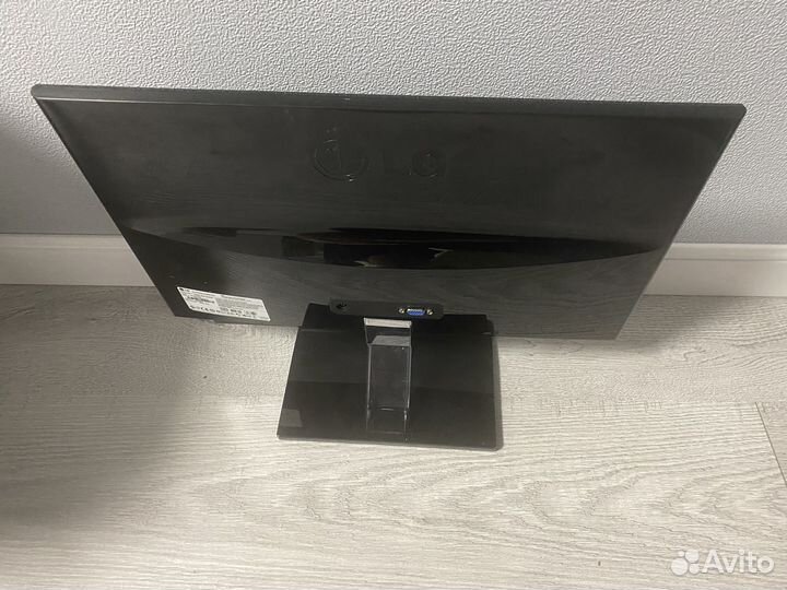 Монитор LG flatron E1960 60 Гц