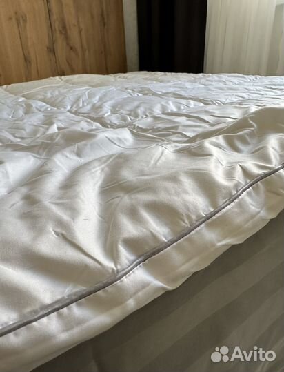 Пуховое одеяло Hilton Garden