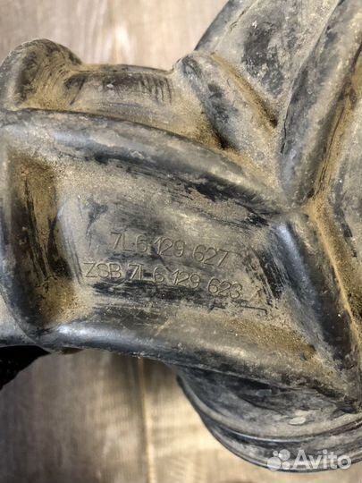 Патрубок воздушного фильтра VAG 7L6129627