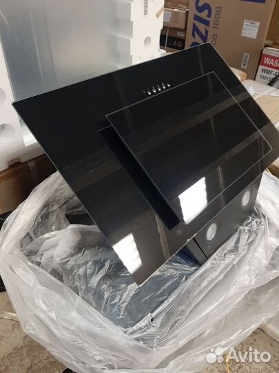 Вытяжка lexmira G 600black