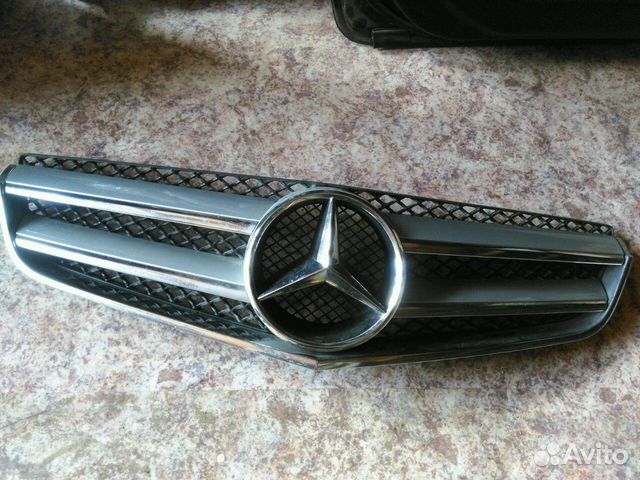 Mercedes W207 Решетка радиатора