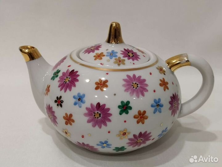 Чайничек, Киев, 1962 и Соусница, Пролетарий, 1958