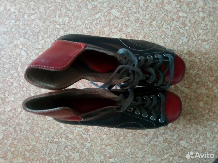 Коньки хоккейные