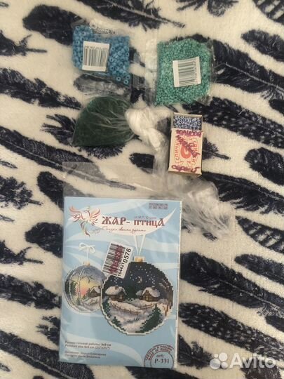 Бисер и набор для вышивания