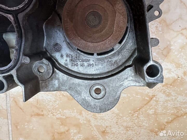 Помпа оригинал VW AG 04E121042