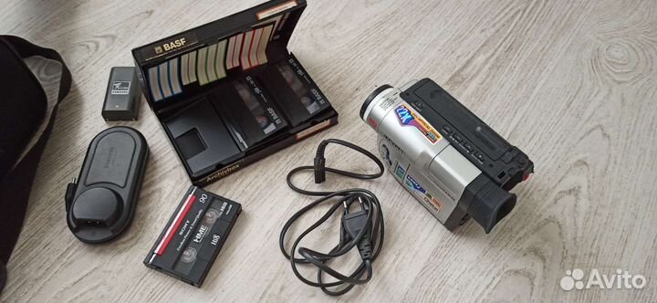Комплект видеокамера, кассеты, сумка