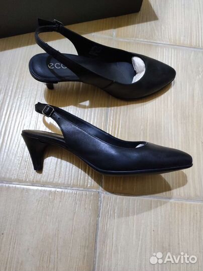 Босоножки классические на каблуке Ecco, 38 размер