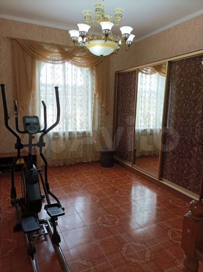 Дом 255 м² на участке 8 сот.