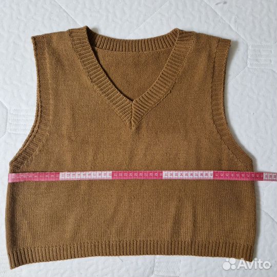 Жилетка женская вязаная