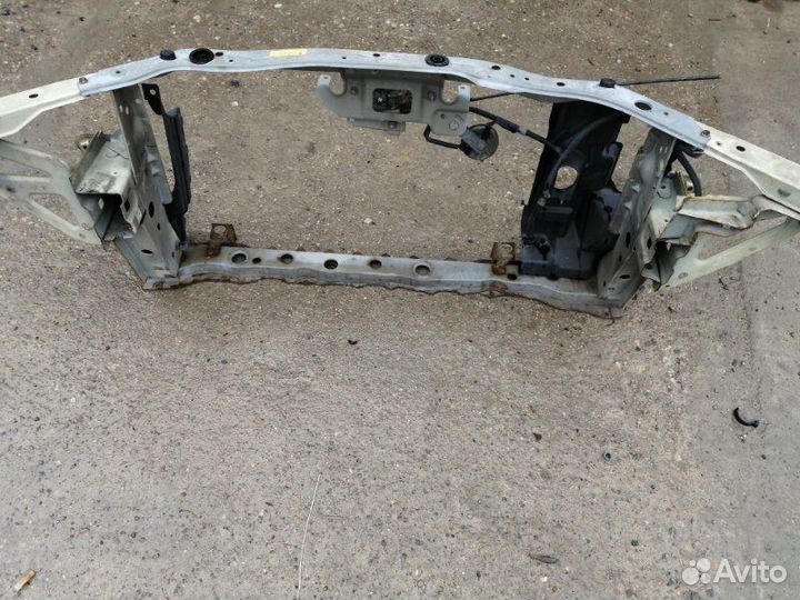 Рамка радиатора Nissan March K12