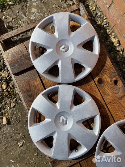 Колпаки на Renault r15