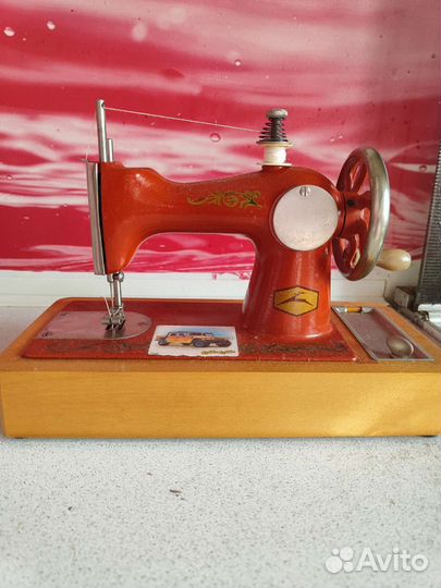 Детская швейная машинка СССР