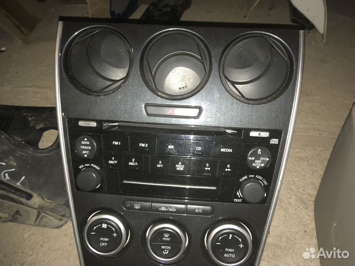 Магнитола штатная консоль центральная мазда 6 GG