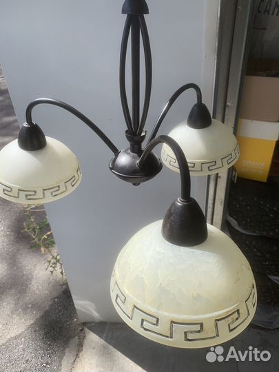Криплект светильников. Люстра и 2 бра