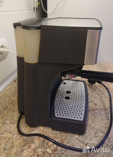 Кофеварка рожковая Redmond RCM-1503