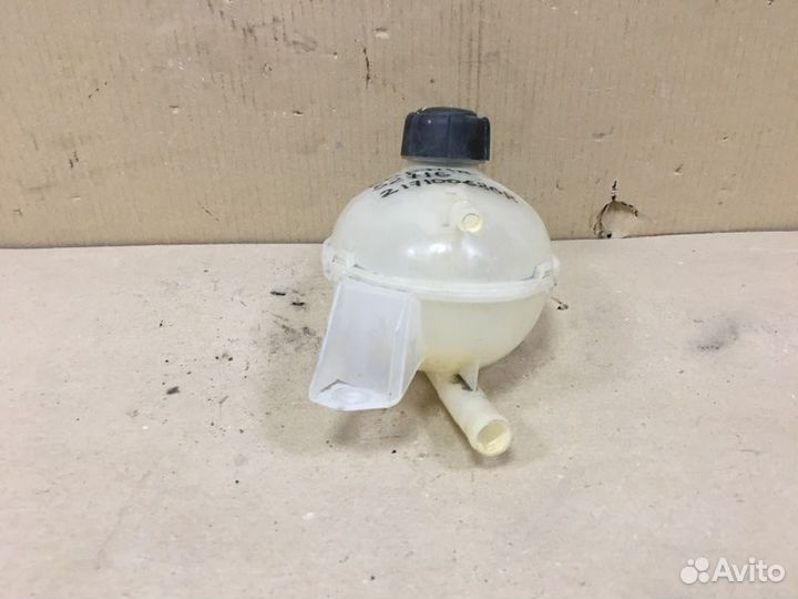 Бачок расширительный Nissan Terrano 3 D10