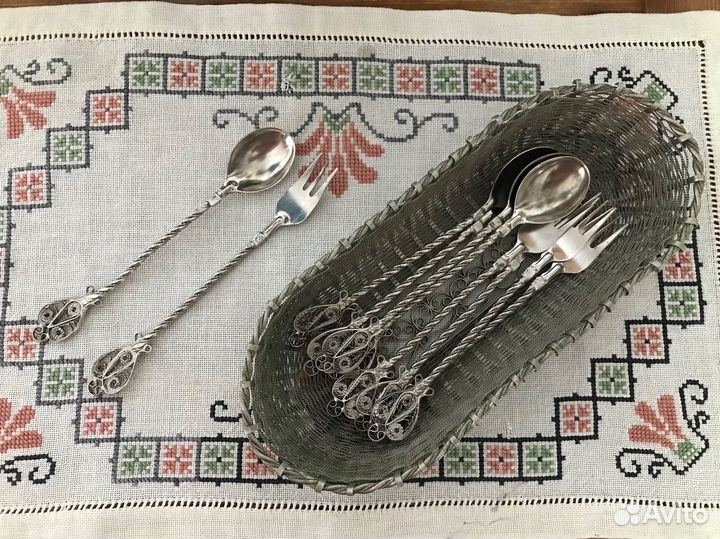 Винтажный набор десертных ложек и вилок