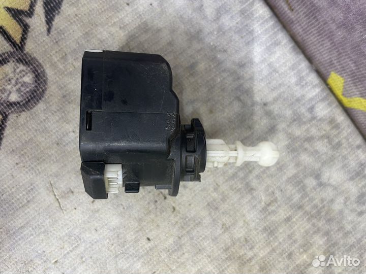 Моторчик корректора фары Опель Астра Н Astra h