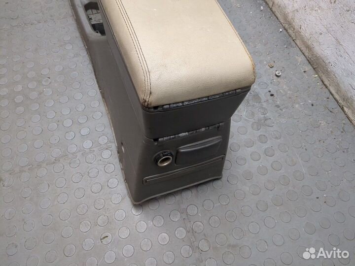 Консоль салона Infiniti QX4 (JR50), 1997