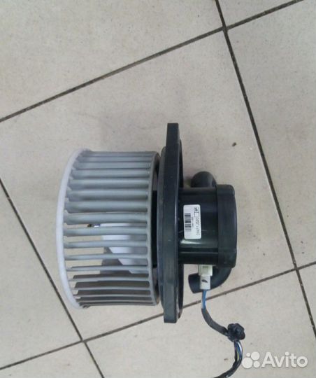 Моторчик печки Mitsubishi Pajero Sport 2