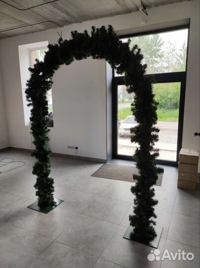 Хвойная арка