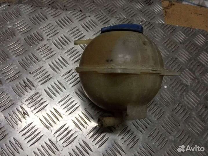 Расширительный бачок Volkswagen Golf 3 1H0121407