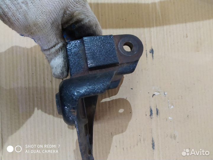 Кронштейн опоры двигателя jeep zj, xj, 4.0 l