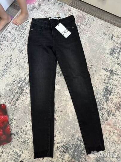 Джинсы zara новые 34