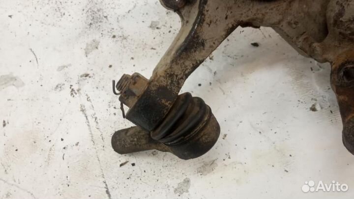 Кулак поворотный передний правый Chevrolet Trail B