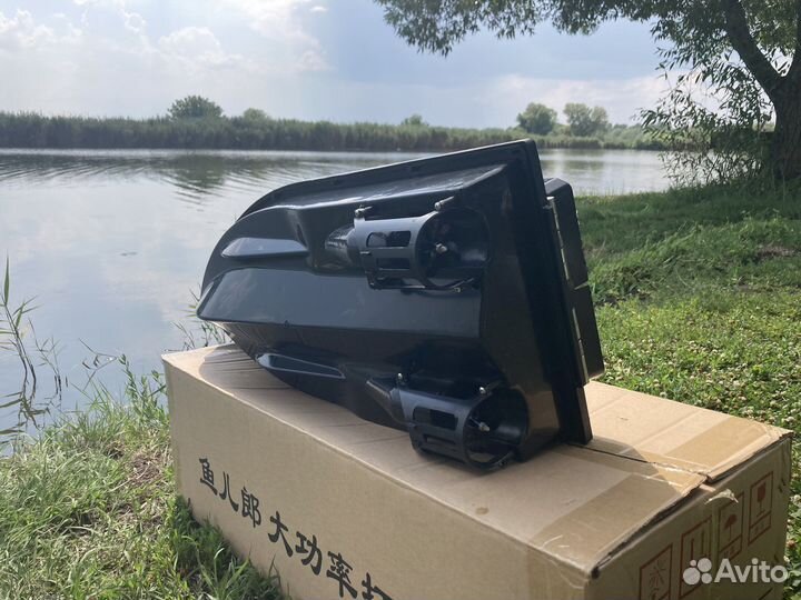 Прикормочный кораблик для рыбалки