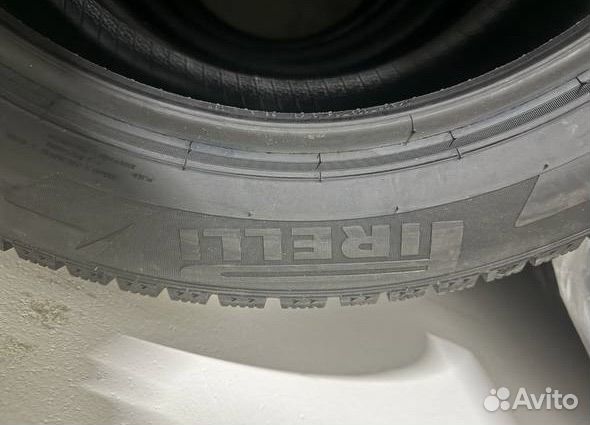 Pirelli Ice Zero 215/55 R18 99T