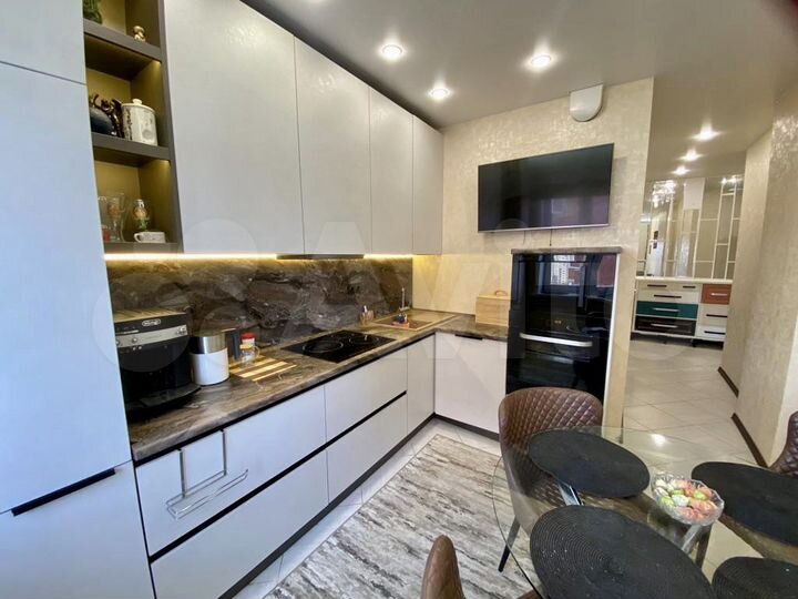 2-к. квартира, 63 м², 14/17 эт.