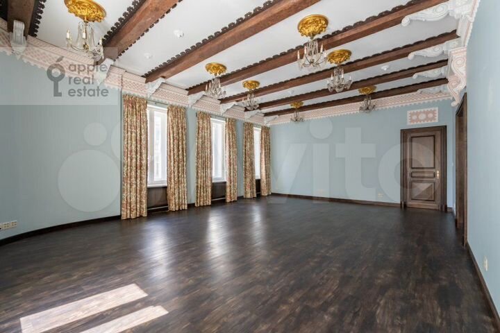 5-к. квартира, 210 м², 3/6 эт.