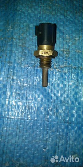 Датчик температуры Nissan Wingroad WFY11 QG15DE