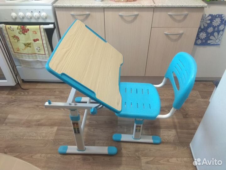 Продам комплект парта и стул трансформер