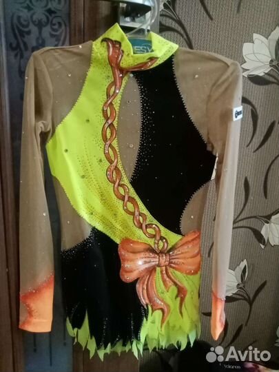 Купальник для худ. гимнастики 122р. новый