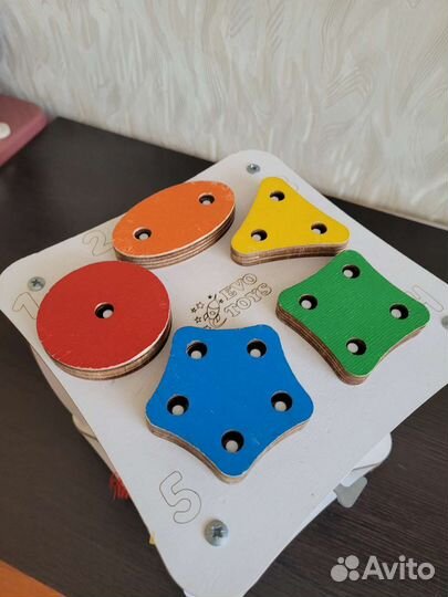 Бизиборд кубик развивающий